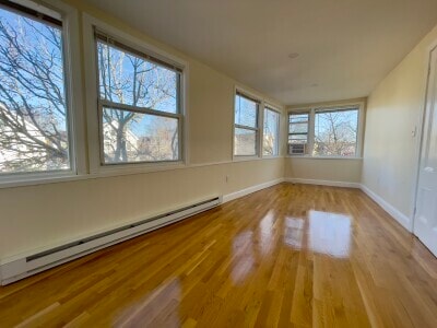 2572 Massachusetts Ave, Unit 2 in Cambridge, MA - Building Photo - Building Photo