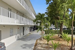 2405 NW 135th St in Miami, FL - Building Photo
