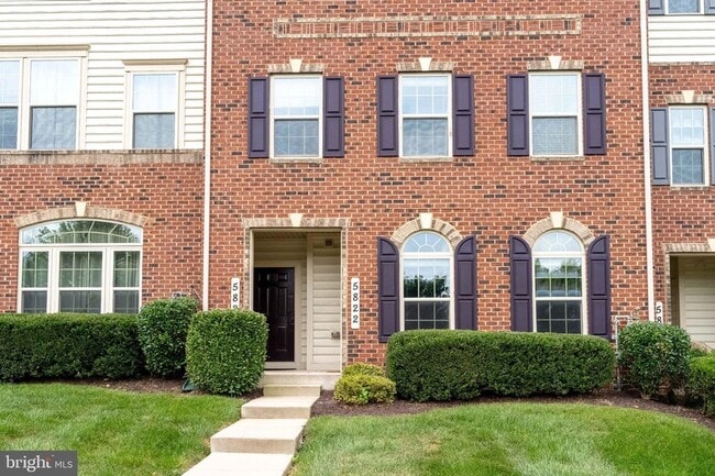 5822 Oakdale Vlg Rd in Ijamsville, MD - Building Photo - Building Photo