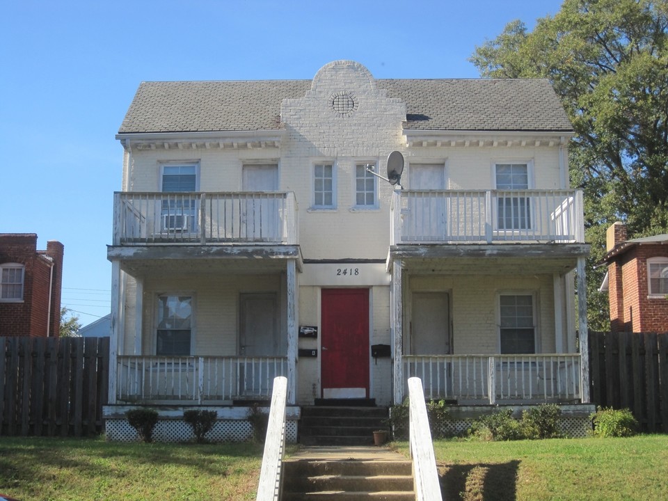 2418 Barton Ave in Richmond, VA - Foto de edificio