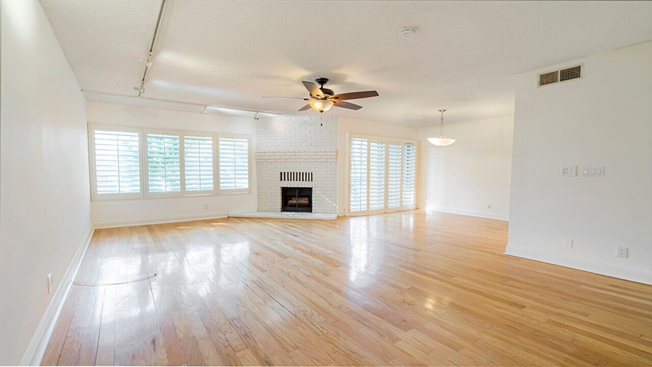 5870 Green Valley Cir in Culver City, CA - Building Photo