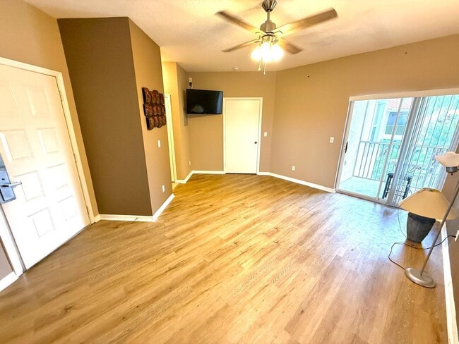 9983 Perfect Dr in Port St. Lucie, FL - Foto de edificio - Building Photo