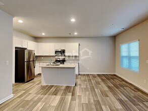 373 Winston Cir in Canton, GA - Building Photo - Building Photo