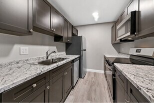 3910 Crystal Lake Dr in Pompano Beach, FL - Building Photo