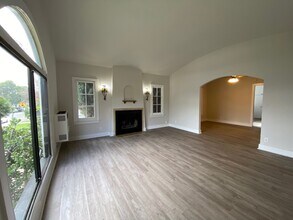837 N Martel Ave in Los Angeles, CA - Building Photo - Building Photo