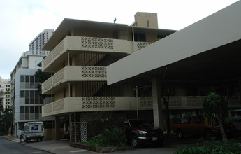 2437 Tusitala St in Honolulu, HI - Building Photo - Building Photo