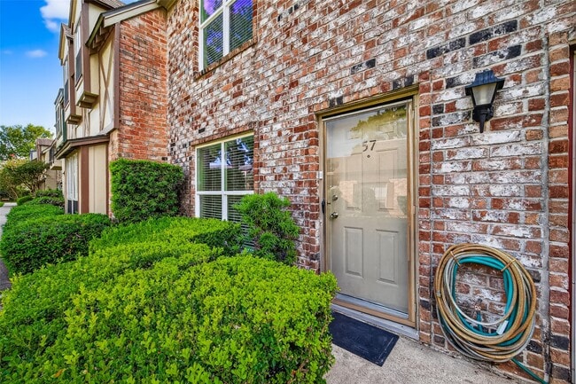 14719 Barryknoll Ln in Houston, TX - Building Photo - Building Photo