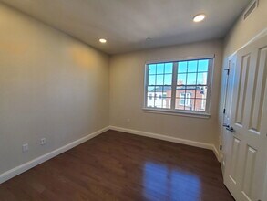 39 Herrick Rd in Newton, MA - Building Photo - Building Photo