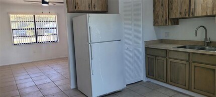 2461 Dryer Ave in Largo, FL - Building Photo - Building Photo