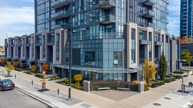 Amber at Pinnacle Uptown, South Tower in Mississauga, ON - Building Photo - Building Photo