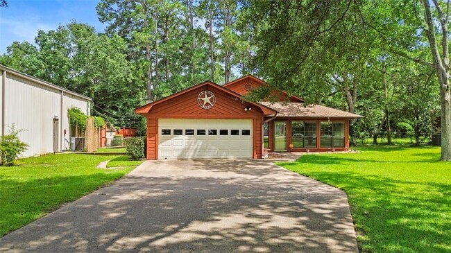 2101 Bush Dr in Huntsville, TX - Building Photo - Building Photo