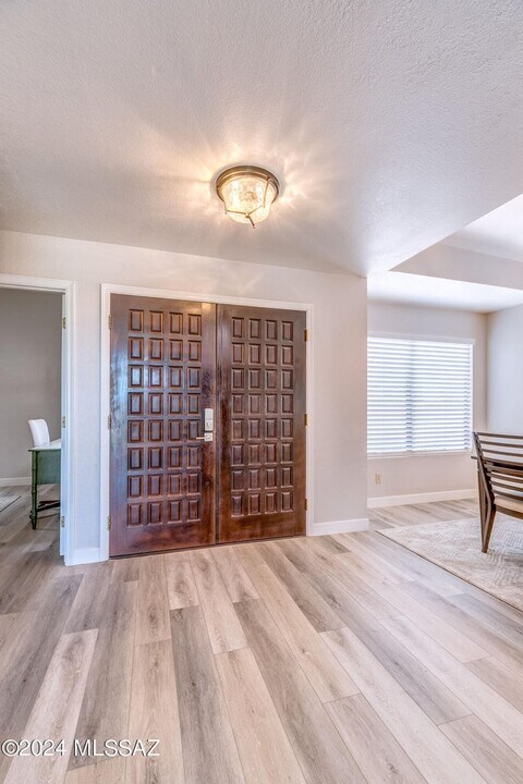 1184 Cam Diestro in Oro Valley, AZ - Building Photo