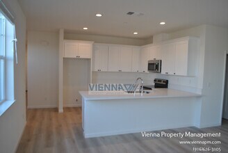 7076 Auburn Blvd in Citrus Heights, CA - Building Photo - Building Photo