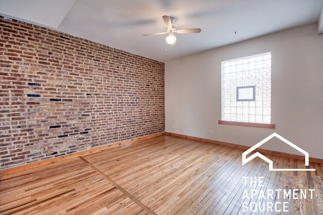 1255 W Devon Ave in Chicago, IL - Building Photo