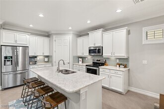 14671 Topsail Dr in Naples, FL - Building Photo - Building Photo