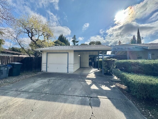604 Radcliffe Dr in Davis, CA - Building Photo - Building Photo