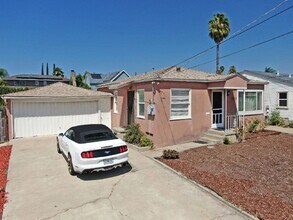 6830-6842 Tower St in La Mesa, CA - Foto de edificio - Building Photo