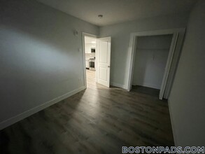 81 Park Dr in Boston, MA - Building Photo - Building Photo