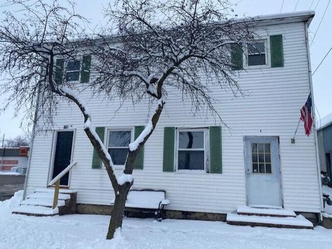 property at 124 S Chillicothe St