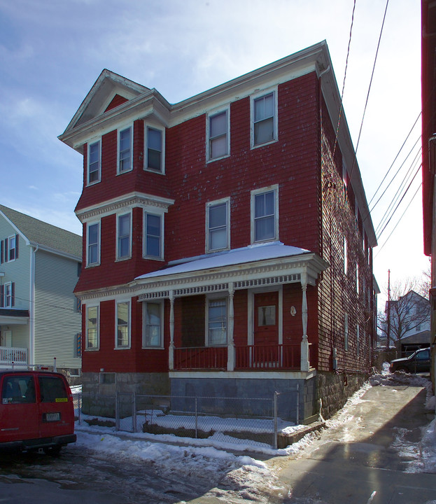 49-51 Tecumseh St in Fall River, MA - Building Photo