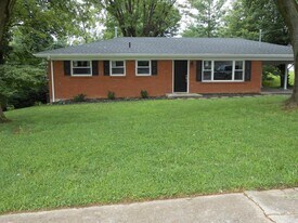 240 W French St in Elizabethtown, KY - Building Photo