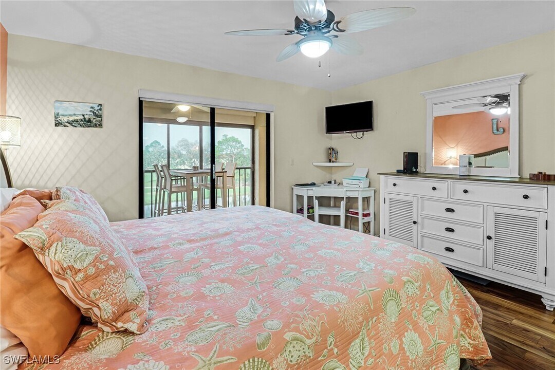 5250 Fox Hollow Dr in Naples, FL - Foto de edificio