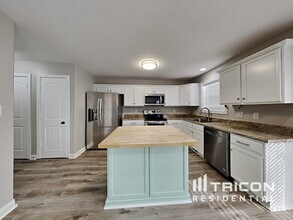 2432 Andersonville Dr in Clarksville, TN - Building Photo - Building Photo