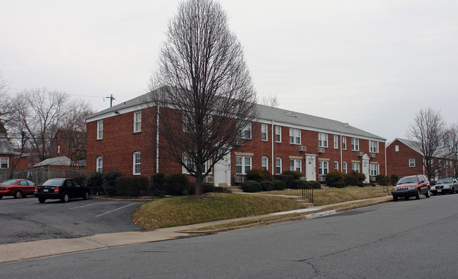 55-59 N Bedford St in Arlington, VA - Building Photo - Building Photo