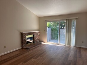 4350 Gloria Ct in Rohnert Park, CA - Building Photo - Building Photo