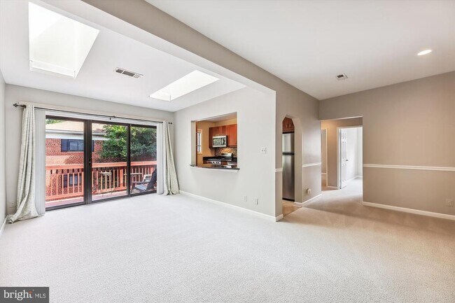 2702 Dartmouth Rd in Alexandria, VA - Building Photo - Building Photo