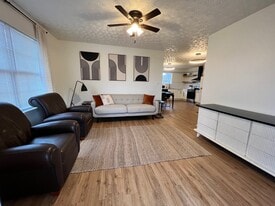 127 W Franklin St, Unit 3 in Alcoa, TN - Building Photo