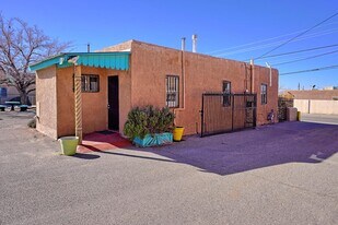 1506 Edith Blvd NE in Albuquerque, NM - Building Photo