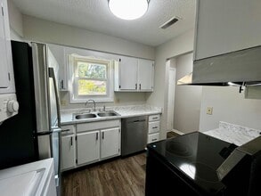 812 Villa Park Ct in Fort Wayne, IN - Building Photo - Building Photo