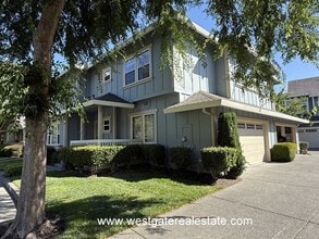 415 Matteri Cir in Cotati, CA - Building Photo - Building Photo