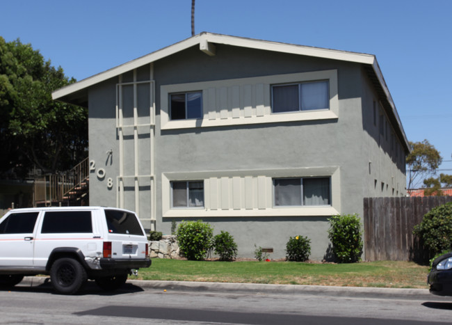 208 Huntington St in Huntington Beach, CA - Building Photo - Building Photo