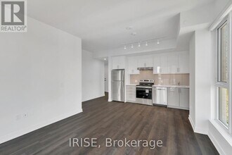 3030 Pharmacy Ave in Toronto, ON - Building Photo - Building Photo