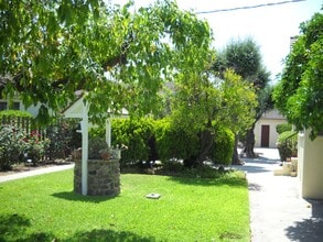 1611 S Atlantic Blvd in Alhambra, CA - Building Photo - Building Photo