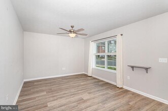 652 N College St in Carlisle, PA - Building Photo - Building Photo