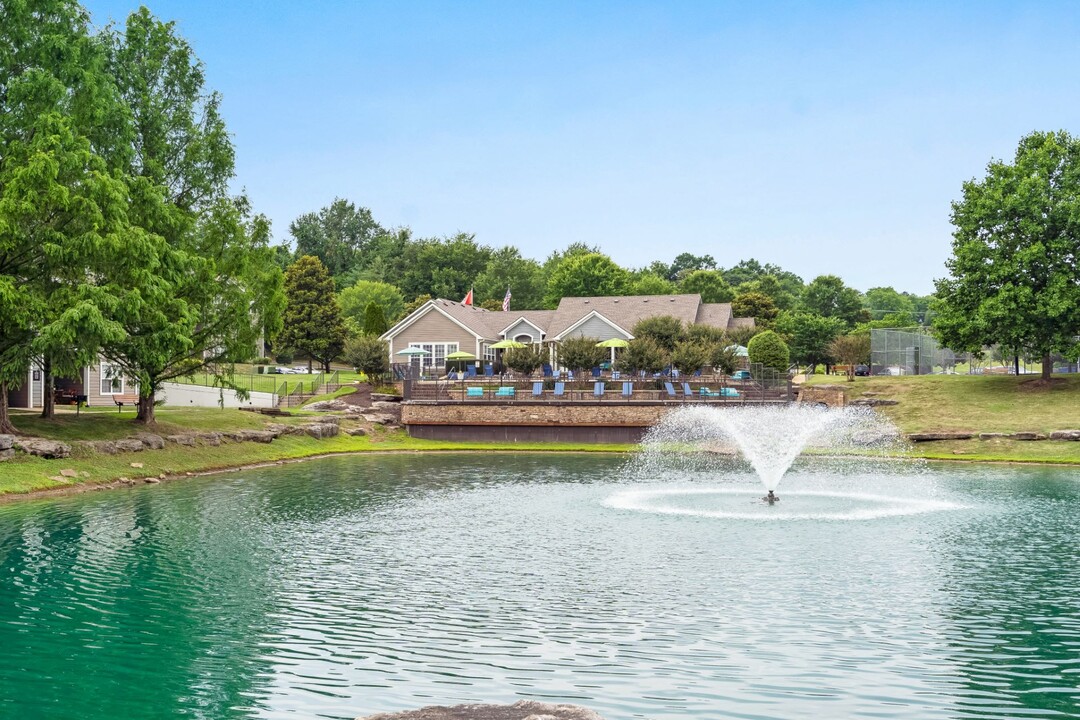 Lakes of Columbia in Columbia, TN - Building Photo