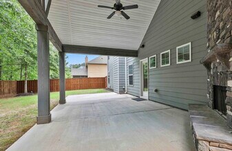 70 Pacific Ave in Sharpsburg, GA - Building Photo - Building Photo