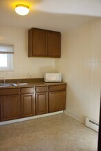 1902 W 33rd Ave, Unit 1 in Anchorage, AK - Foto de edificio - Building Photo