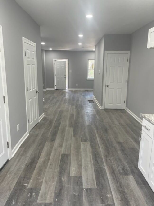 8119 Suffolk Ave in Philadelphia, PA - Building Photo - Building Photo