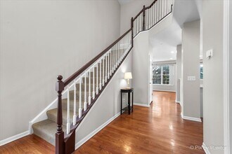 486 Vaughn Cir in Aurora, IL - Foto de edificio - Building Photo