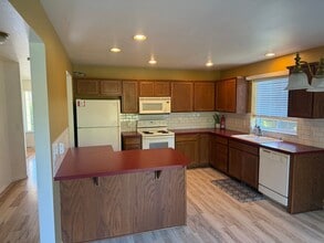 2407 Kylee Ct in Mount Vernon, WA - Building Photo - Building Photo