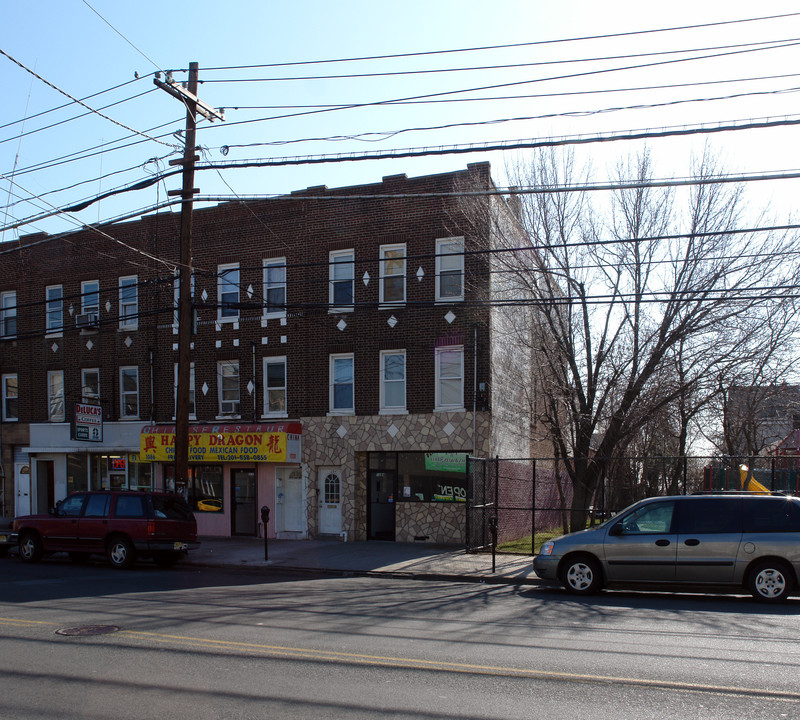 1084 Avenue C in Bayonne, NJ - Building Photo