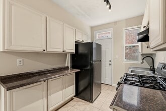 708 Columbia Rd NW in Washington, DC - Building Photo - Building Photo