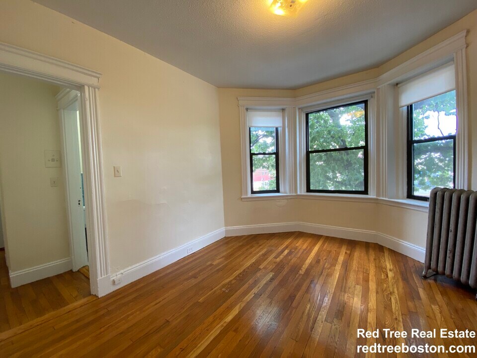1156 Commonwealth Ave in Boston, MA - Building Photo