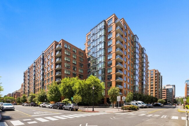 property at 1400 Hudson St