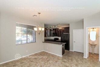 3725 E Kerry Ln in Phoenix, AZ - Building Photo - Building Photo