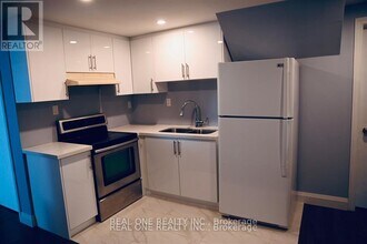 157 Waller St in Whitby, ON - Building Photo - Building Photo